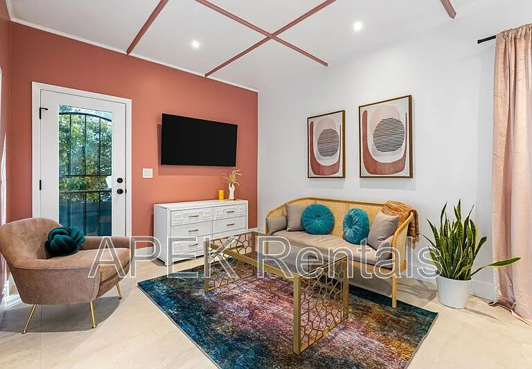 2325 N Girasol Ave — Photo 15
