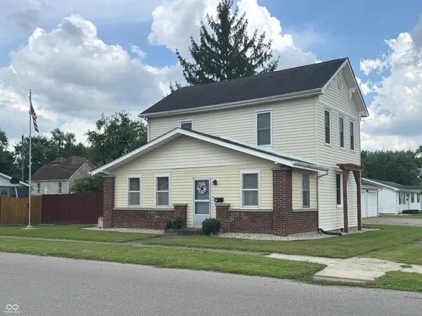 803 Washington St, Hope, IN 47246