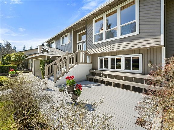 3rd image of 8006 45th Avenue W