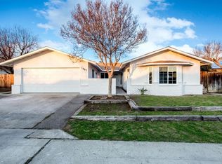 1487 Holland Ave, Clovis, CA 93611
