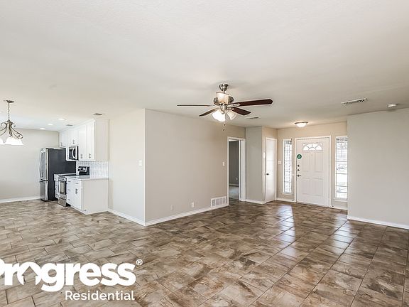 3rd image of 220 Cambridge Dr