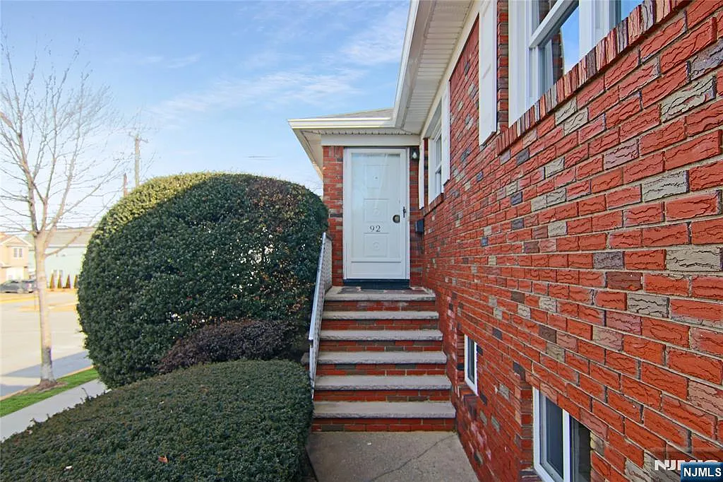 3 bed, 2.0 bath, $3,600 — Photo 2