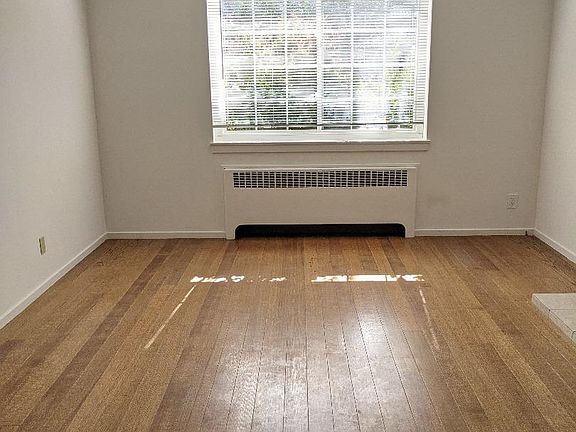 3rd image of 40 W 4th Ave APT 101