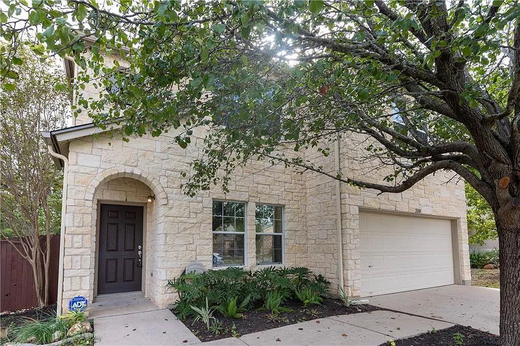 2108 Cottontail Dr — Photo 1