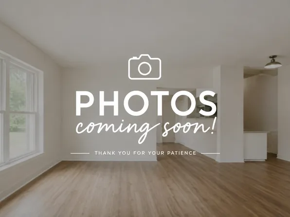 104 E Jackson St, Farmland, IN 47340