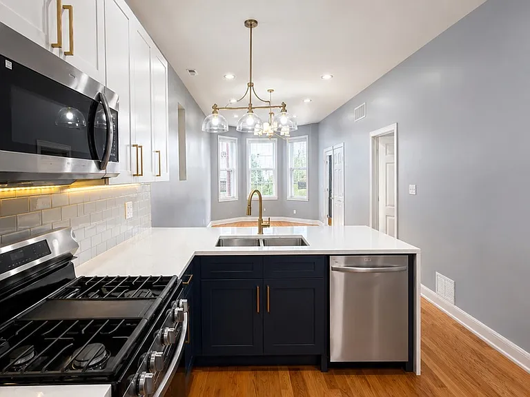 1869 Carter Ave #1 — Photo 3