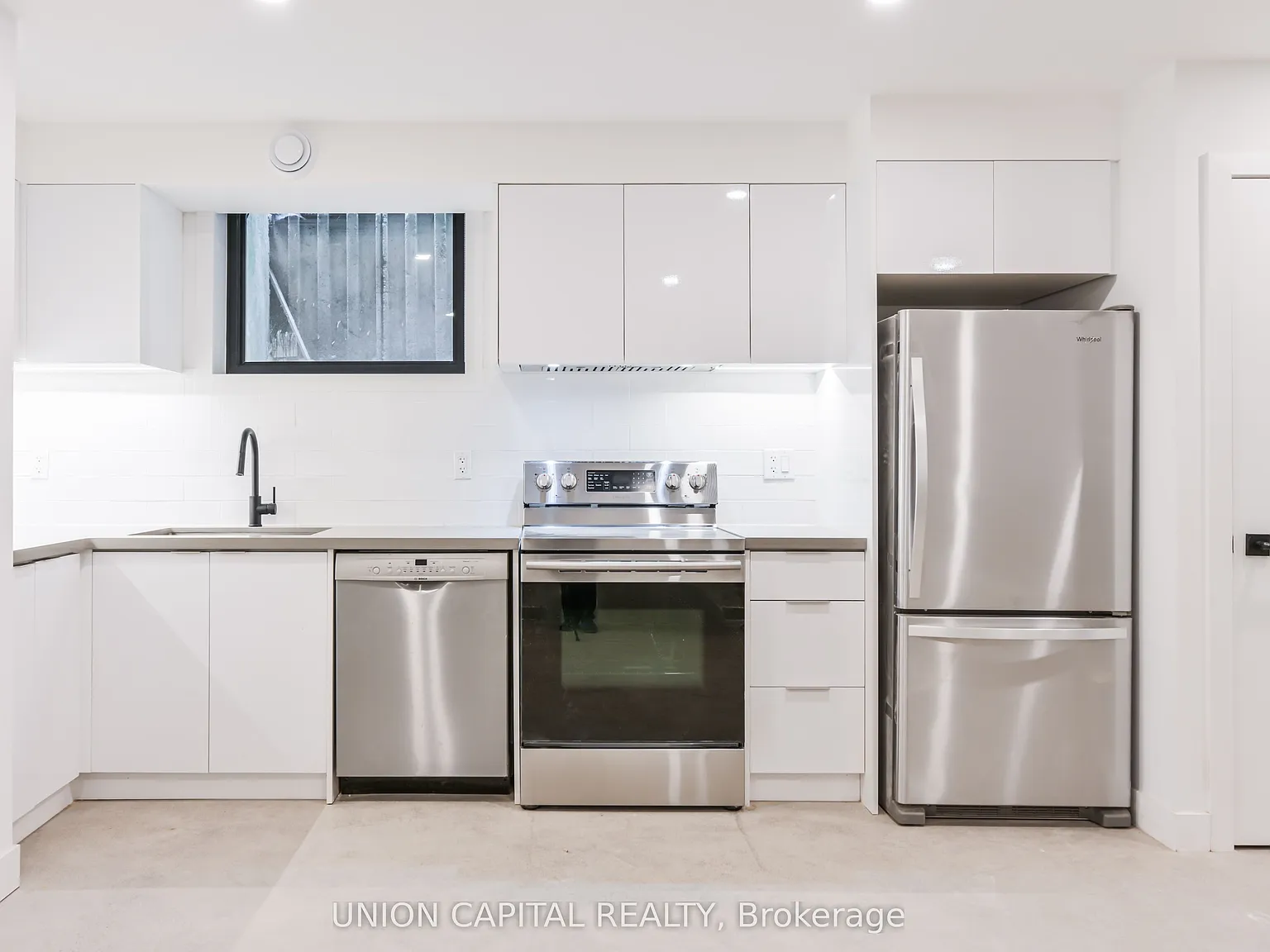2 bed, $2,500 — Photo 2