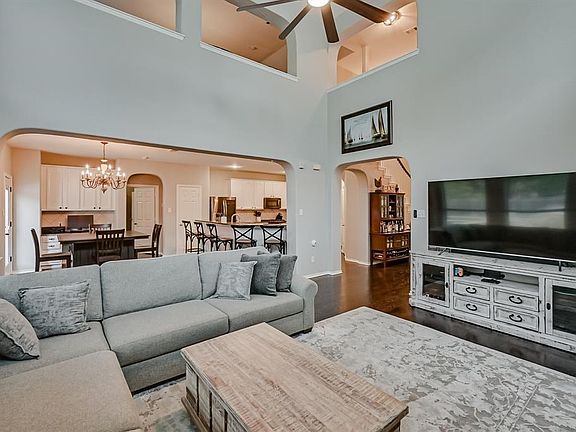 4th image of 8 Brairwood Ct