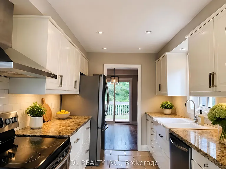 163 Carrick Ave — Photo 7