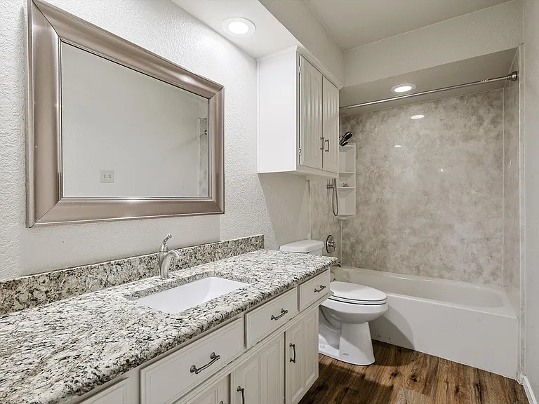 653 Raven Ln — Photo 14