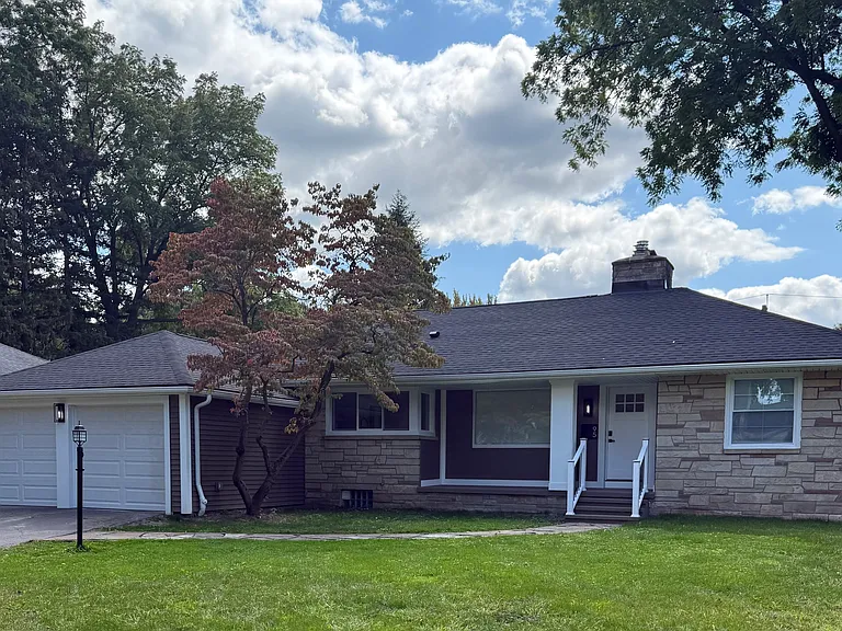 95 Penarrow Rd — Photo 1