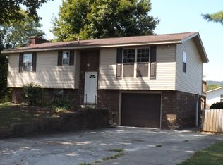 360 Parks Cir, Harrogate, TN 37752