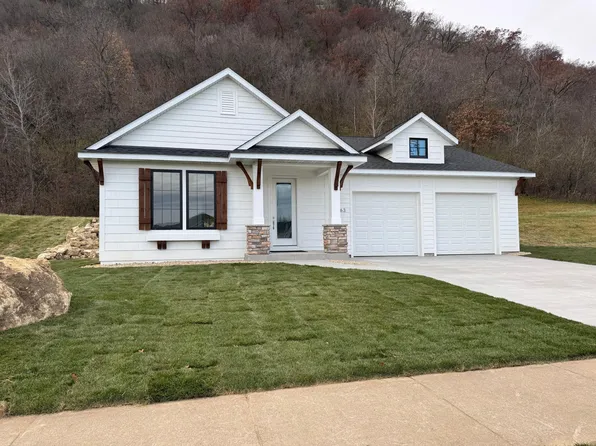 2563 Clubhouse Dr, Lake City, MN 55041