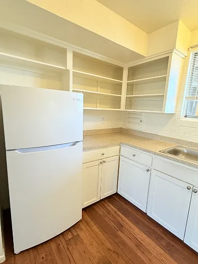 CATALINA VISTA APARTMENTS — Photo 76