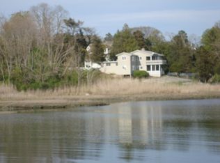 210 Falcon Rd, Guilford, CT 06437