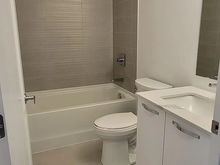 75 James St S #1202 — Photo 22