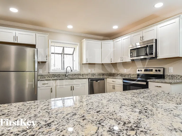 2703 Wynnewood Dr — Photo 4
