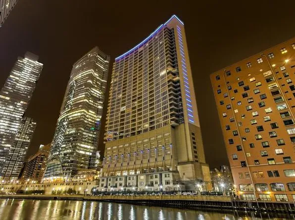 333 N Canal St APT 2203, Chicago, IL 60606