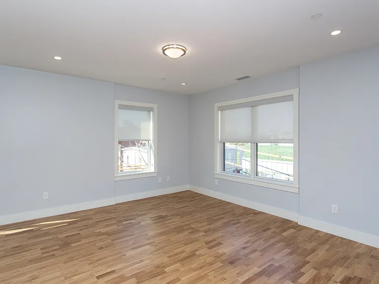 13 W Central St #3 — Photo 6