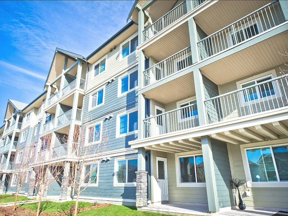 181 Skyview Ranch Mnr NE #4302
