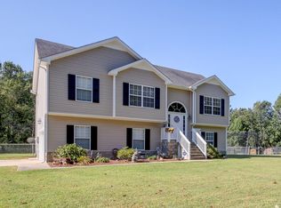 1320 Salem Rd, Clarksville, TN 37040