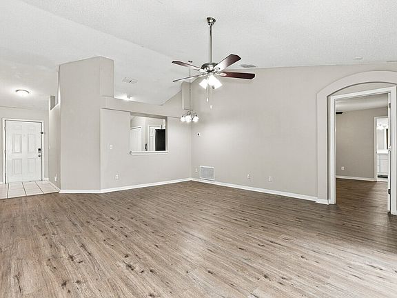 4th image of 5910 Erhardt Dr