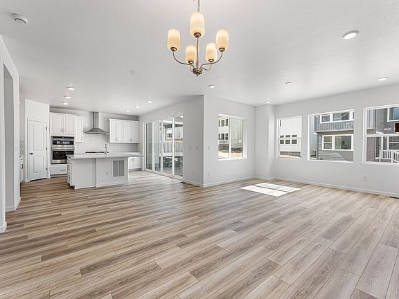 5th image of 17607 Lobo Ln
