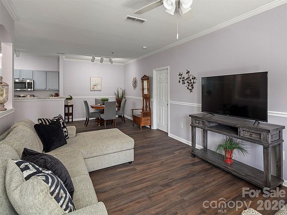 4th image of 900 Vista Lake Dr APT 208