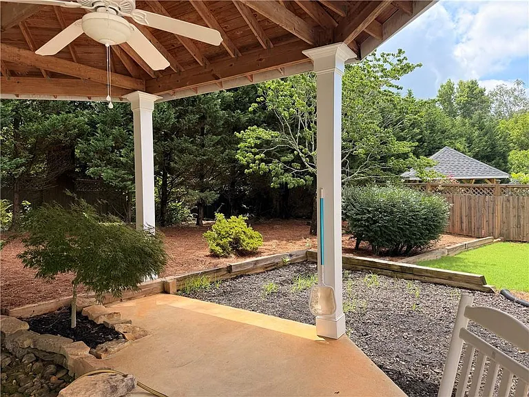 325 North Ct — Photo 20