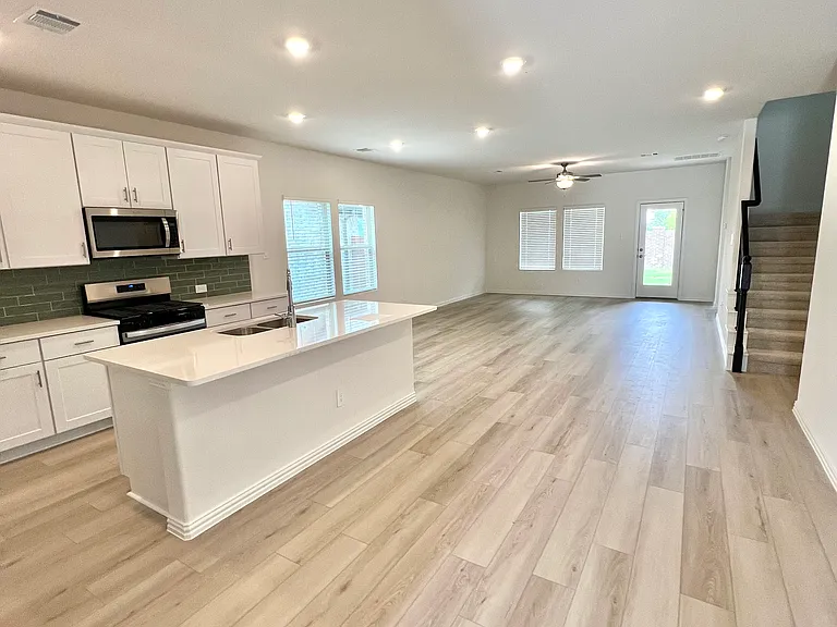 6208 Timberhurst Dr — Photo 3