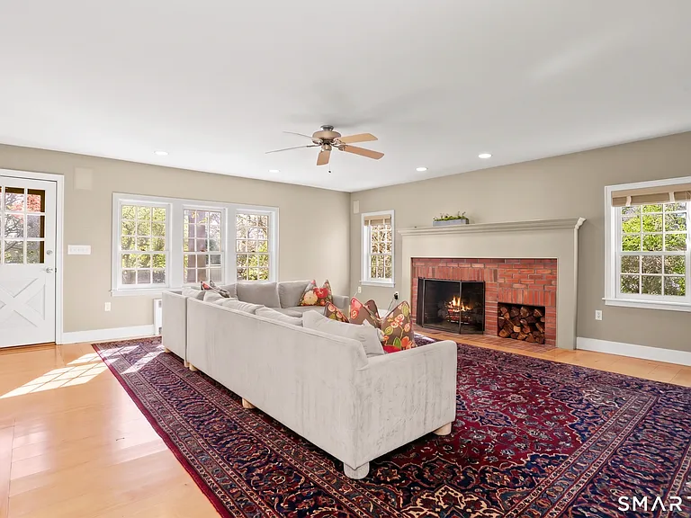 1005 Old Post Rd — Photo 15