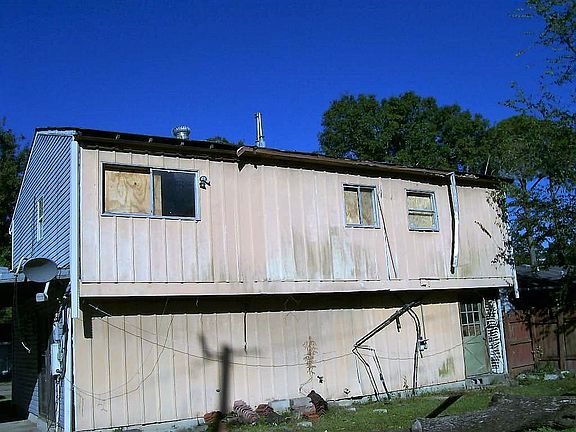 3rd image of 137 Anne Dr