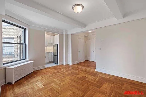 Rented by Arwell Realty | media 22