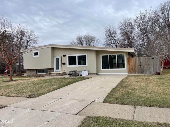 227 16th Ave NE, Jamestown, ND 58401