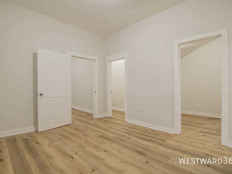 1141 S Francisco Ave #R1 — Photo 11