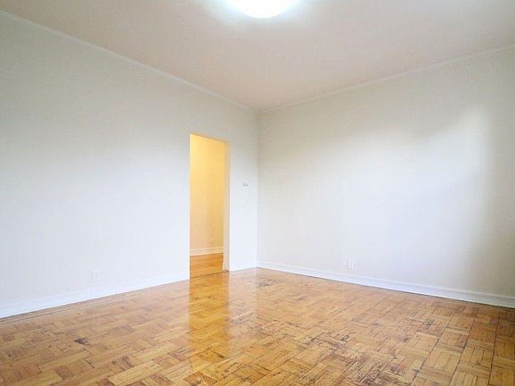 3rd image of 1516 Beach Ave APT 21