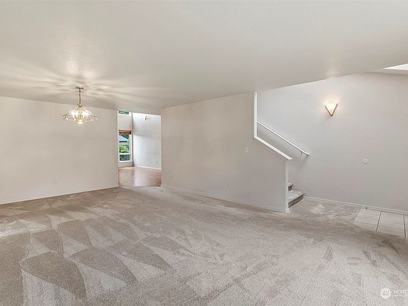5th image of 3402 22nd Way NE