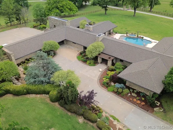 16906 S 241st East Ave, Coweta, OK 74429