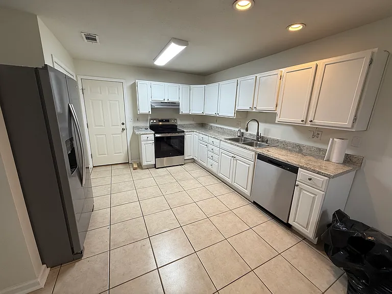 147 Beech St — Photo 3