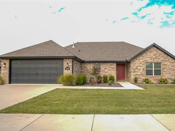 315 N Otoe St, Farmington, AR 72730