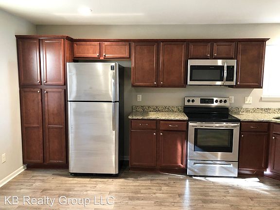 5th image of 530 SE Maple Dr