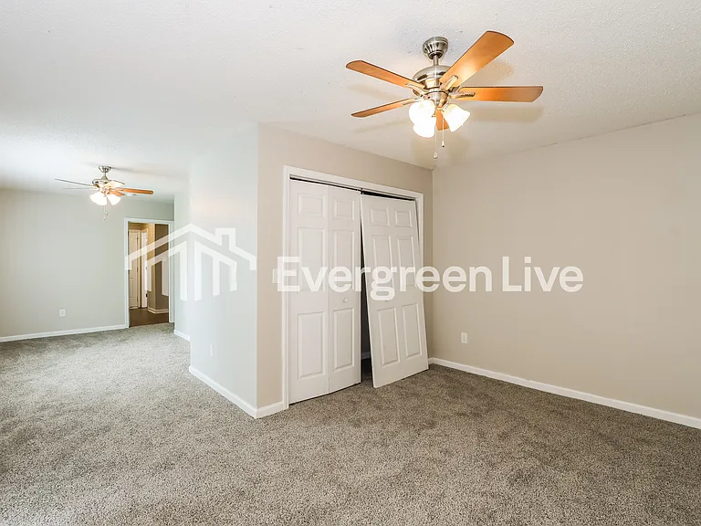 141 Hammond Place Cir — Photo 7