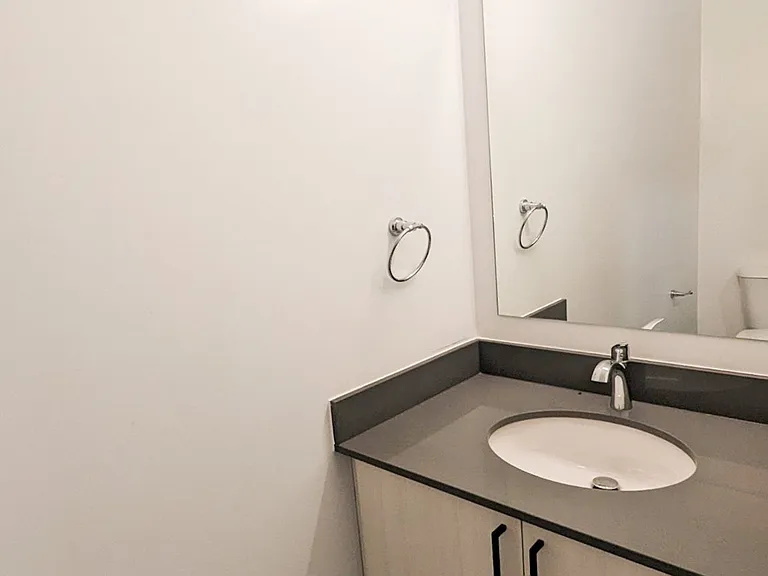 388 King St E #501 — Photo 23