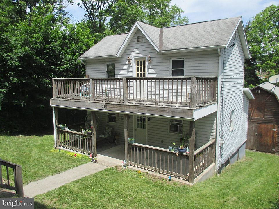 1st image of 210 E Reynolds St