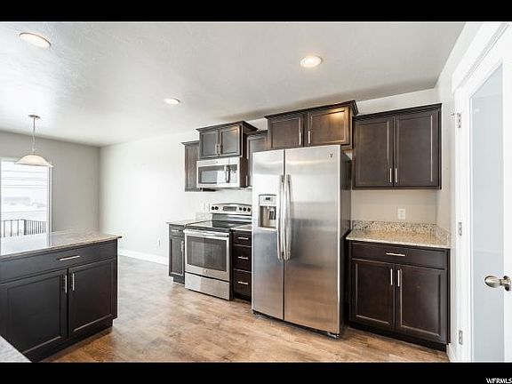 4th image of 686 W Gallant Dr