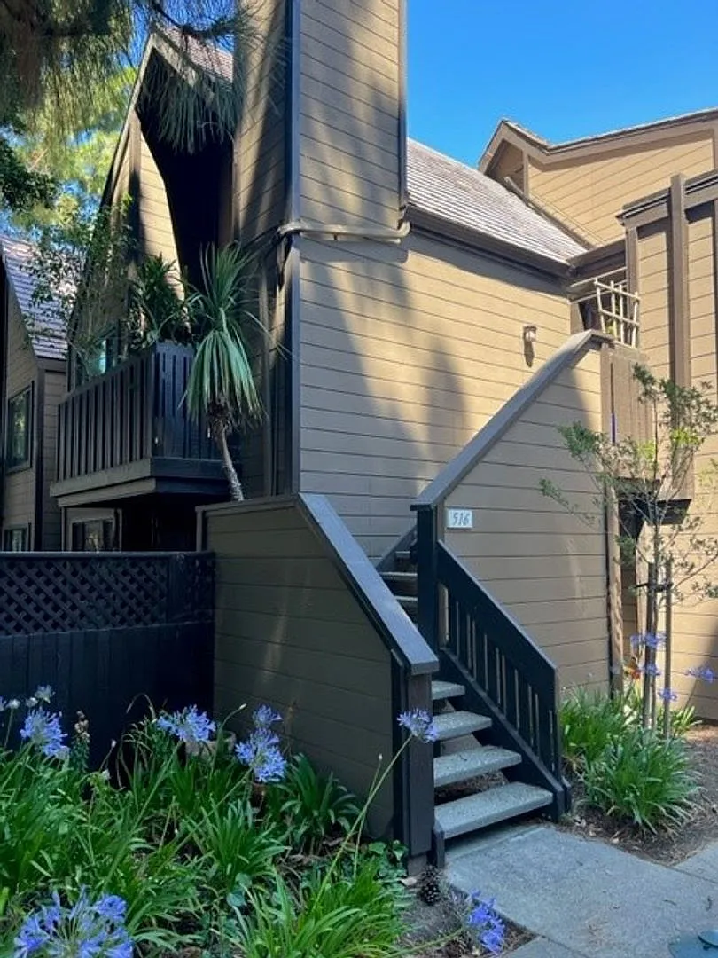 516 Thain Way photo 1