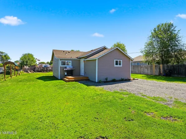 1705 Pleasant Ave APT C, Yakima, WA 98902