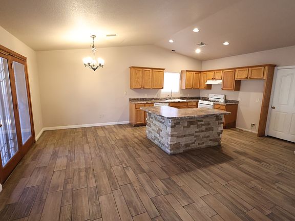 4th image of 2697 S Avenue 7 E