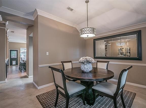 4th image of 8405 Parkdale Dr