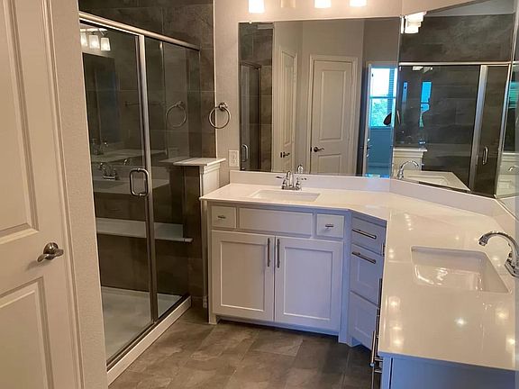 3rd image of 2204 Jameson Ln